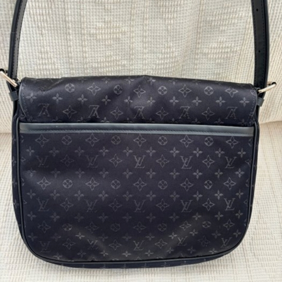 Louis Vuitton Vintage Black Satin Monogram Bag - Picture 4 of 9